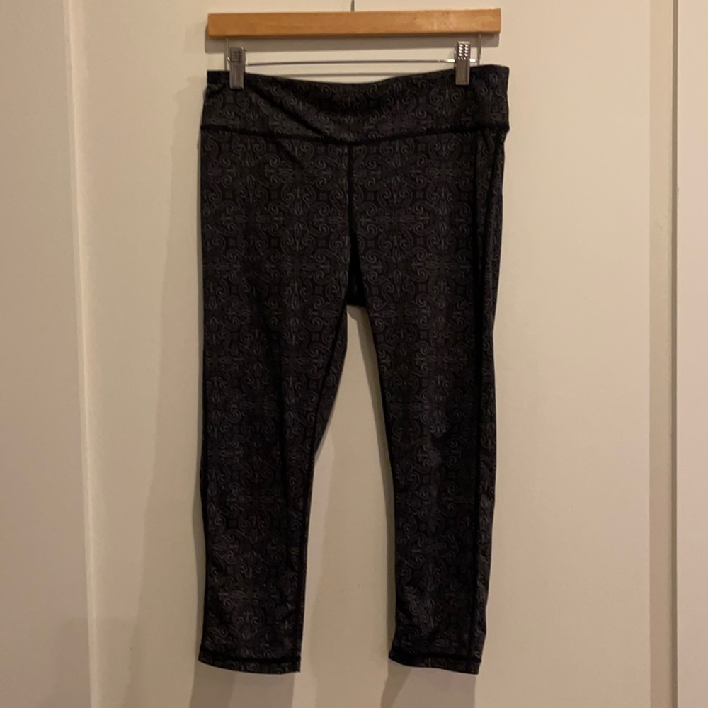 Inner Spirit Yoga PANTS in black/gray, size M.